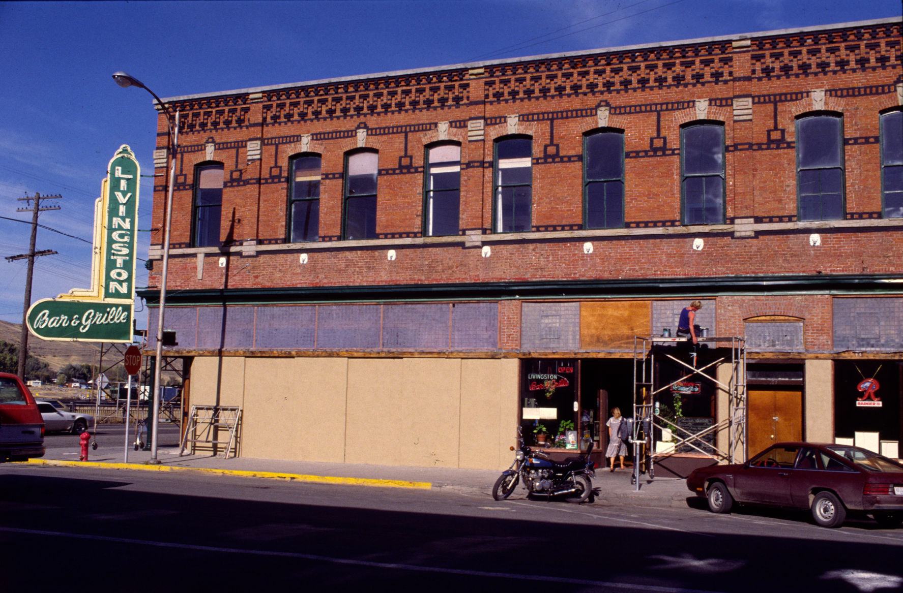 Livingston Bar & Grille, Livingston, 1984